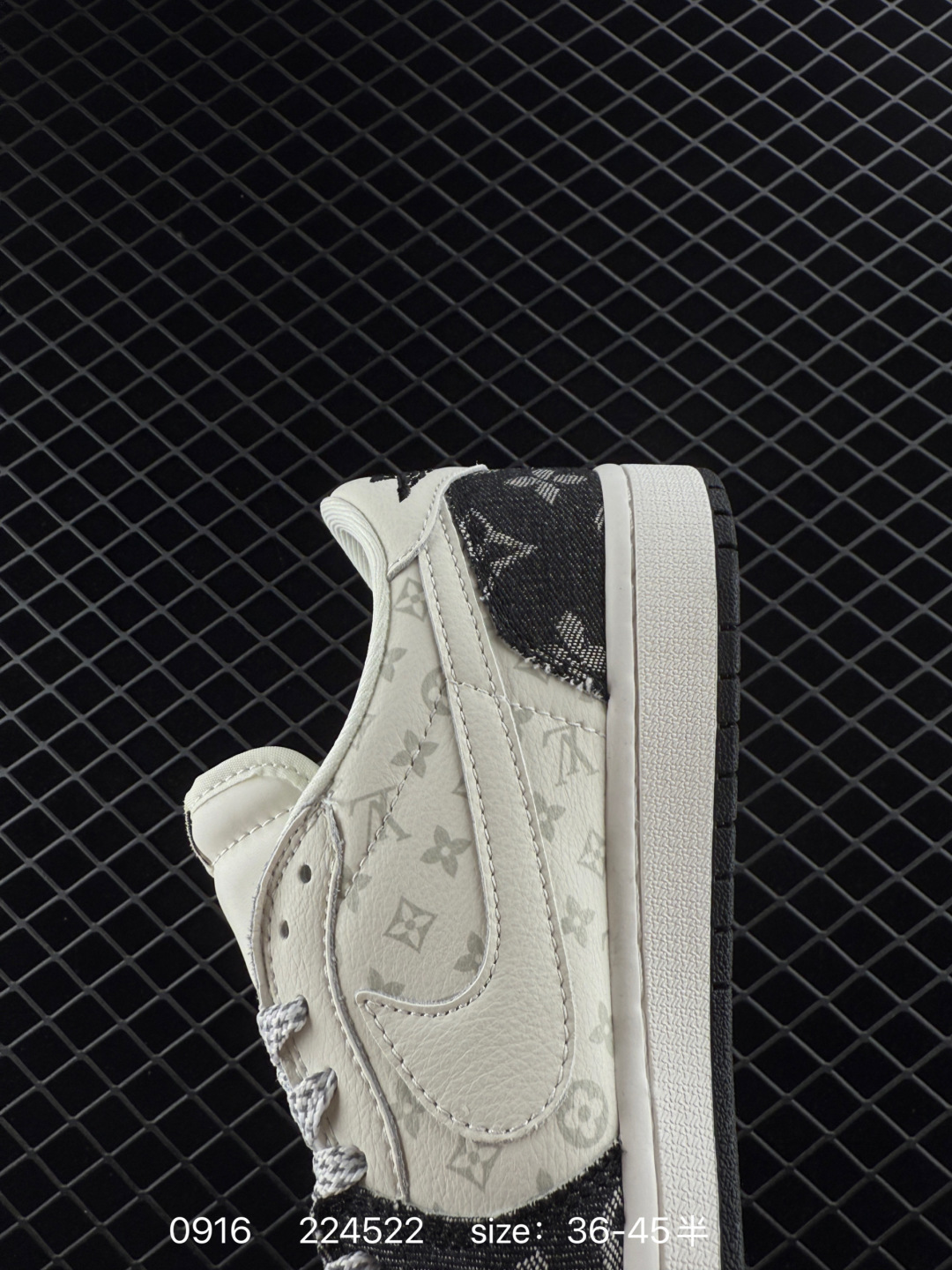 Travis Scott x Air Jordan 1 ” Reverse Mocha “